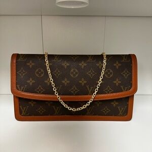 SOLD from a cross post    Louis Vuitton 1991 Dame GM Crossbody / Clutch Pochette